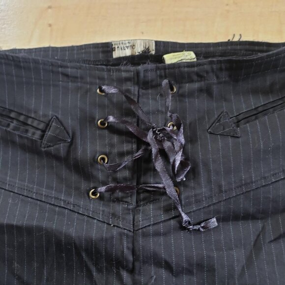 Buffalo David Bitton Y2K Stretch Pinstripe skirt w/lace detail slit & POCKETS - Picture 4 of 8